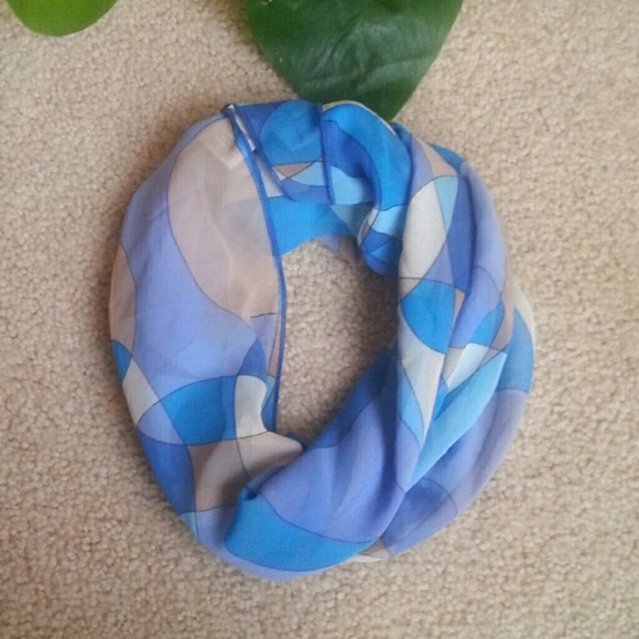 Nikki Poulos Accessories - Nikki Poulos Geometric Scarf Nikki Poulos Accessories - Nikki Poulos Geometric Scarf