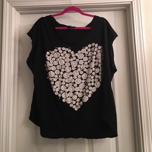 Daisy Heart Shirt- Plus Size UK 28-US 22/24
