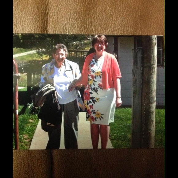 Meet your Posher, Ruth Ann - Picture 4 of 8