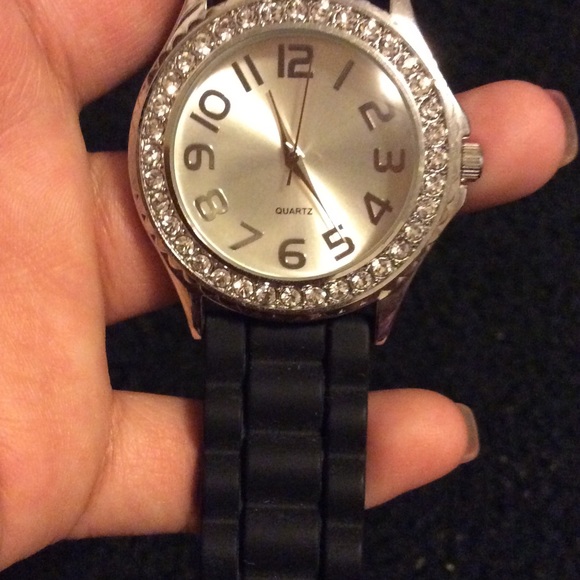 Watch - Picture 2 of 3