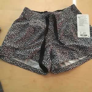 Lulu lemon spring break away short