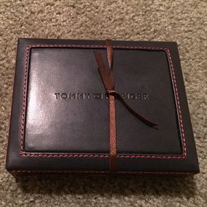 Tommy Hilfiger Leather Wallet