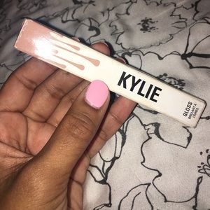 Kylie Cosmetic SoCute lip gloss