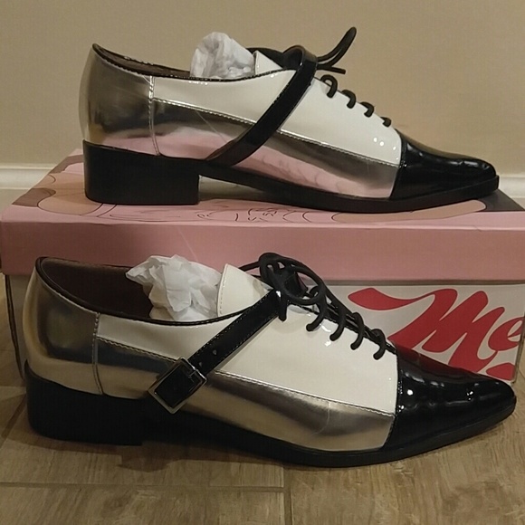 Look-Sharp black white silver loafers