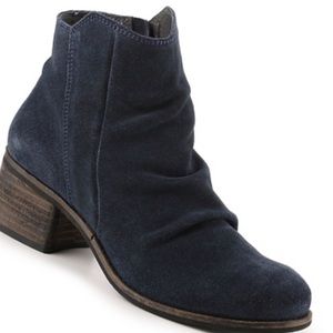 Seychelles Hawthorn Navy Blue Bootie