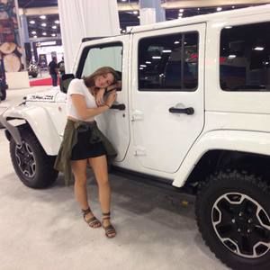 Meet your Posher, Casey