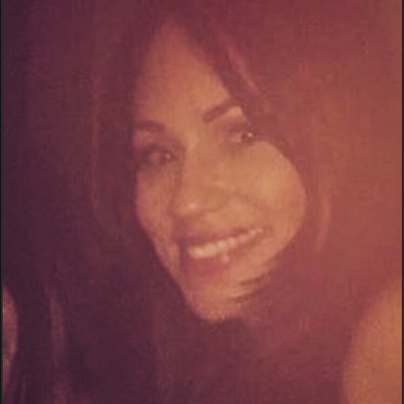 Meet your Posher, Janine - Picture 3 of 3