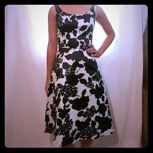 💜HOST PICK💟White House Black Market Satin Dress