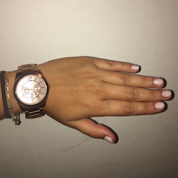 Rose gold fossil watch