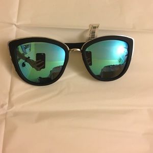 NWT Quay Sunglasses