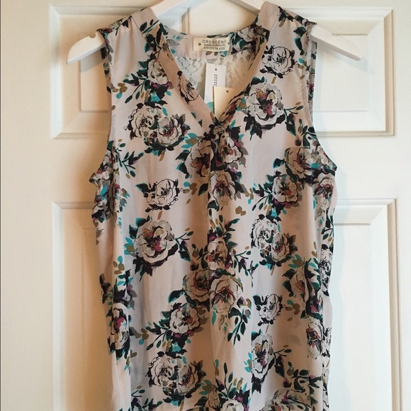 Cresent Tops - Stitch fix Floral Blouse Tank