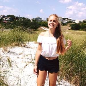 Meet your Posher, Justine