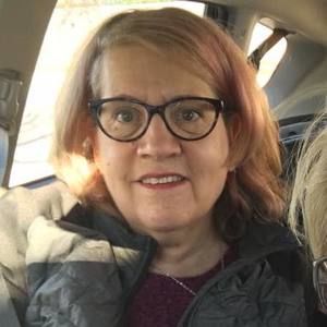 Meet your Posher, Lois