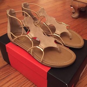 BRAND NEW GUESS GOLD SANDALS