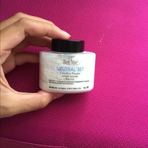 Ben Nye Natural colorless powder
