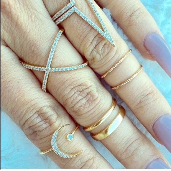 Muse Refined Jewelry - LAST ONE X shaped diamond ring