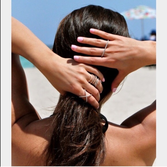 LAST ONE X shaped diamond ring - Picture 2 of 2