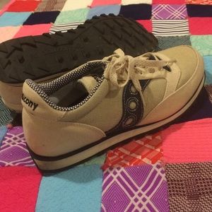 Ladies Saucony Size 9.5