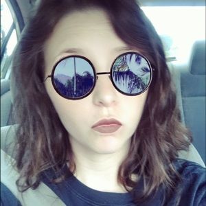 Meet your Posher, Kandi