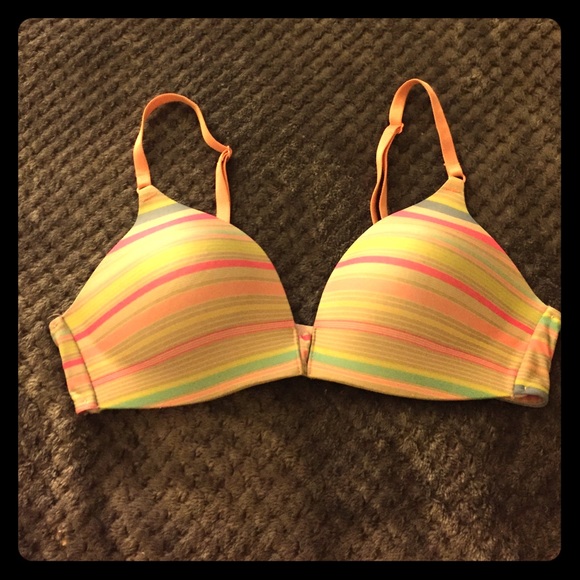 VS Pink bra