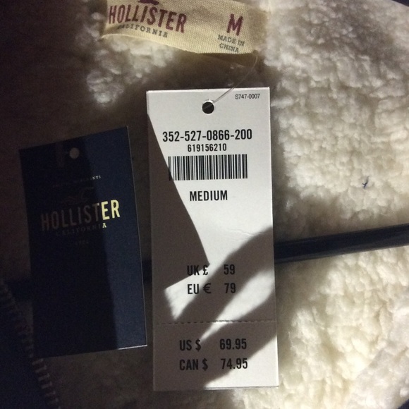 Brand new with tags hollister sweater - Picture 3 of 3