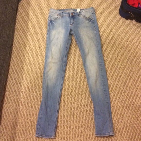 H&M light wash jeans