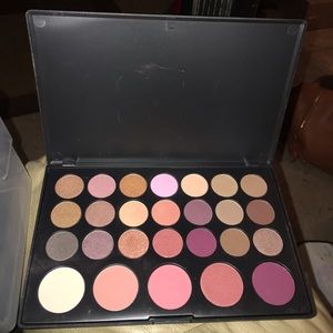 BH Cosmetics 26 Color Eyeshadow & Blush Palette
