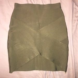 Olive bandage arched mini skirt