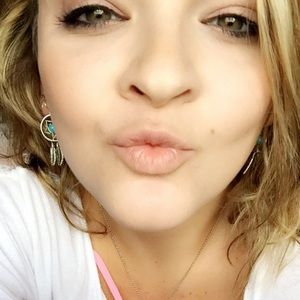 Meet your Posher, Michaela