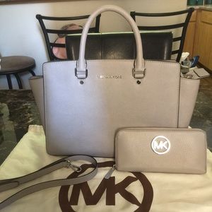 AUTHENTIC Michael Kors Pearl Grey Selma and wallet