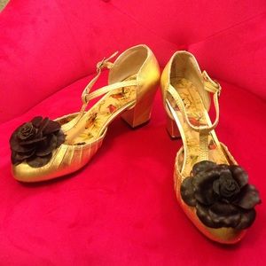 Gold t-strap chunky heels