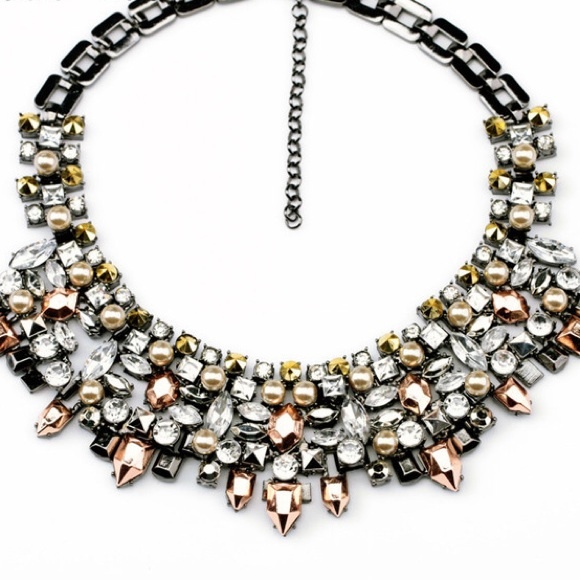 ⭐️Gorgeous statement Necklace - Picture 3 of 4