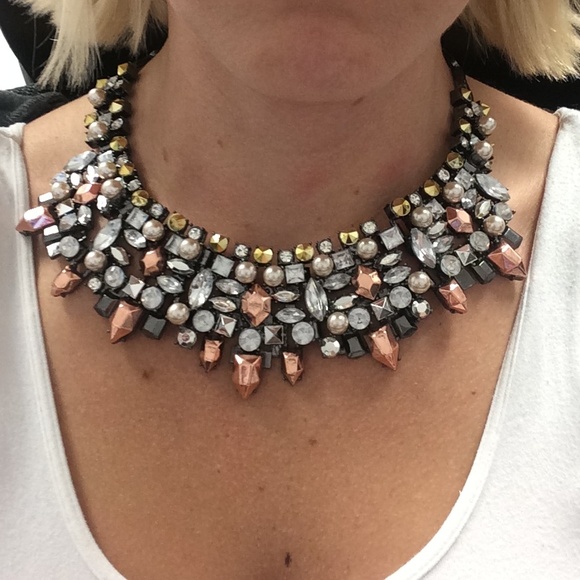 ⭐️Gorgeous statement Necklace - Picture 4 of 4