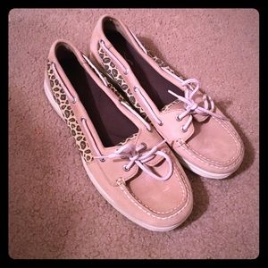 Leopard print sperrys!