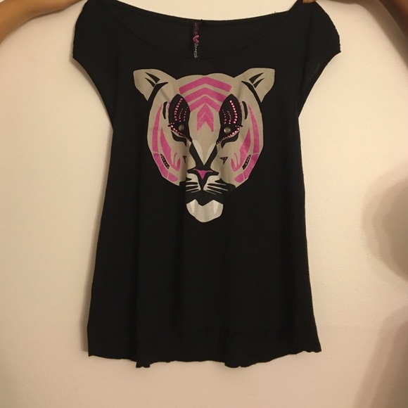 graphic tee with a pink and gray bejeweled tiger - Picture 1 of 2