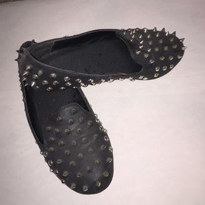 Black stud flats
