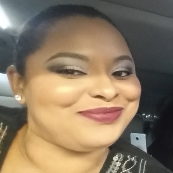 Meet your Posher, Tayra - Picture 3 of 4