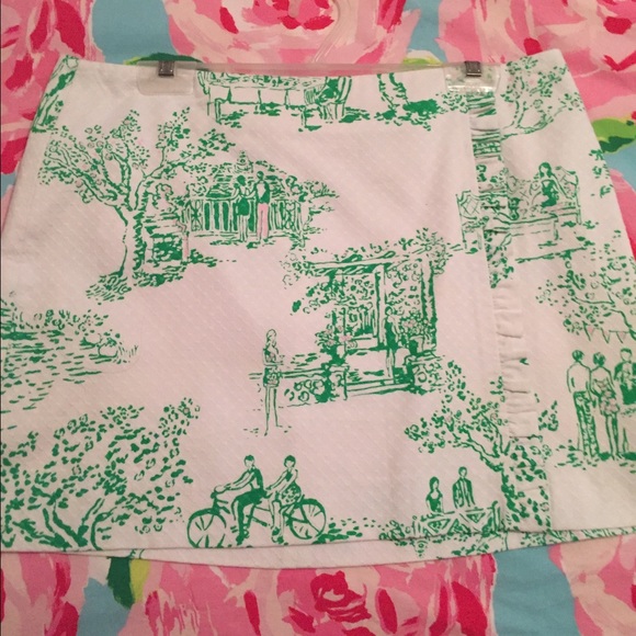 Lilly Pulitzer skirt ✨available✨