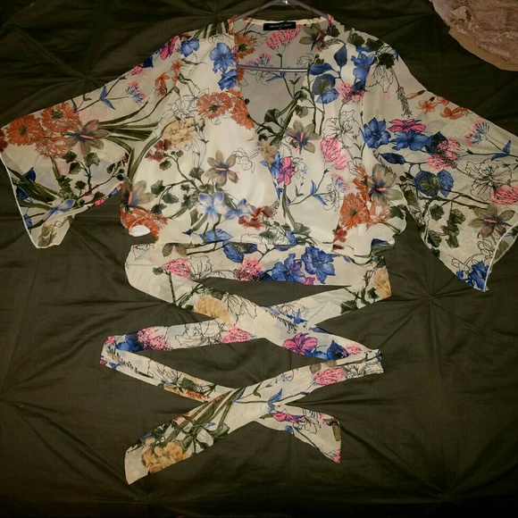 Crop top - Picture 1 of 2