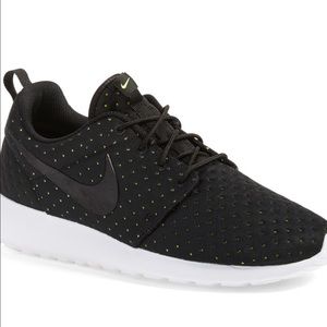 Men Nike roshe One SE