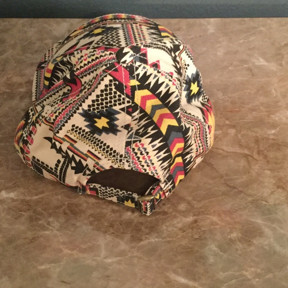 Colorful SnapBack hat - Picture 3 of 4