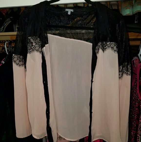 Pretty blouse pink and black lacey