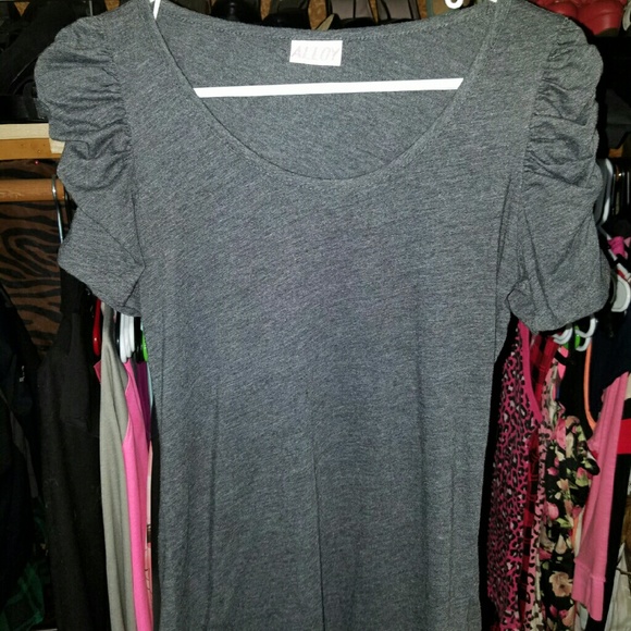 Grey 3/4 rouged sleeve top