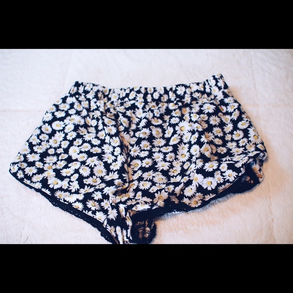 Forever 21 Flowy/Comfy Daisy Shorts