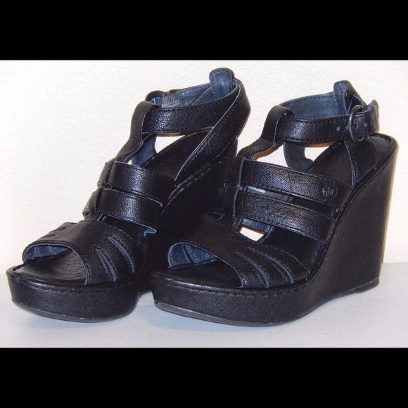 BORN sandals gladiator 100% leather