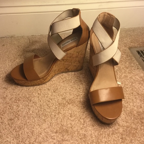 Super cute Steve Madden wedges!!