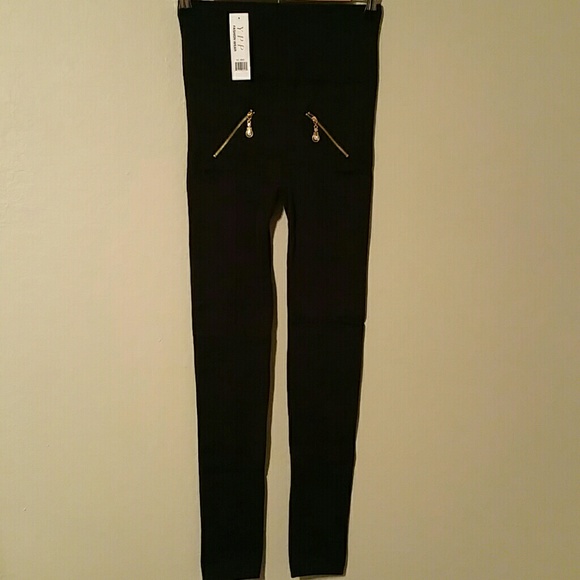 🎄NWT Zipper Fleece Color Knitted🎄 - Picture 3 of 4