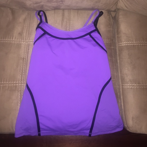 Lululemon workout top