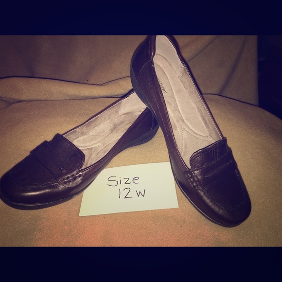 Naturalizer flats