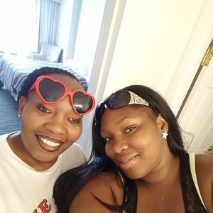 Meet your Posher, Ebony